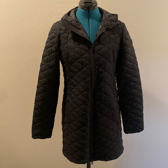 NORTH FACE quilted hooded jacket in size small - Picture 1 of 4